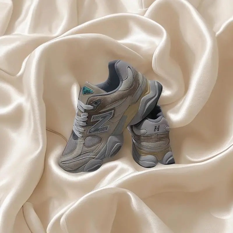 Versatile small shoes, thick soles and elevated Japanese canvas outdoor casual sports shoes
