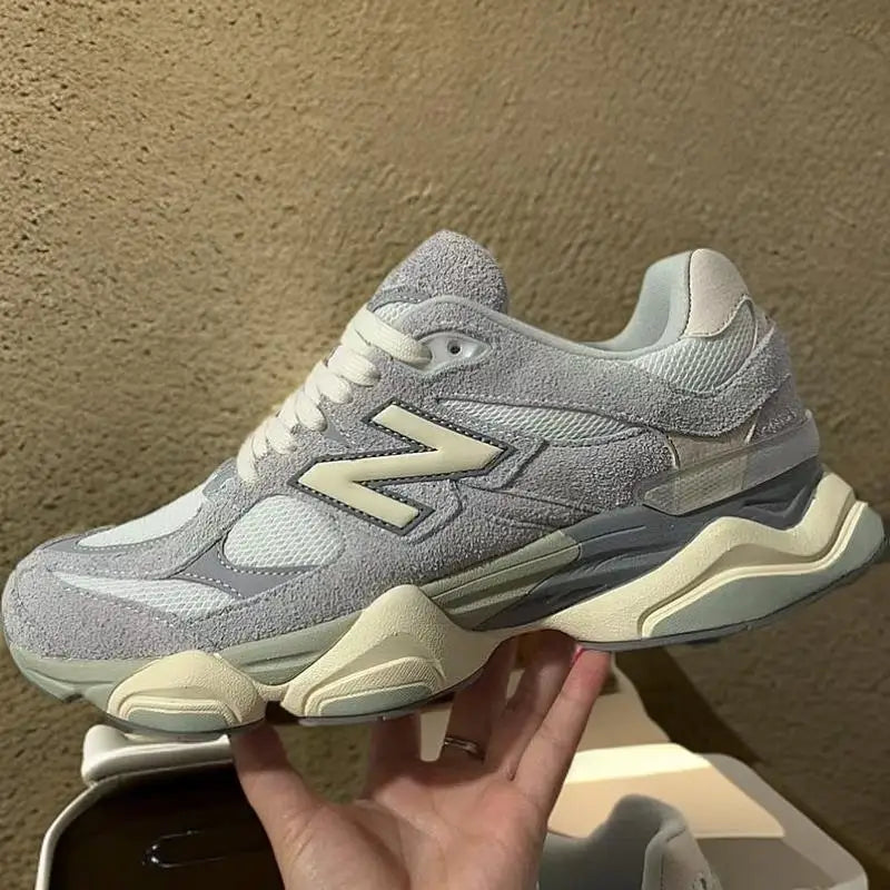 Versatile small shoes, thick soles and elevated Japanese canvas outdoor casual sports shoes