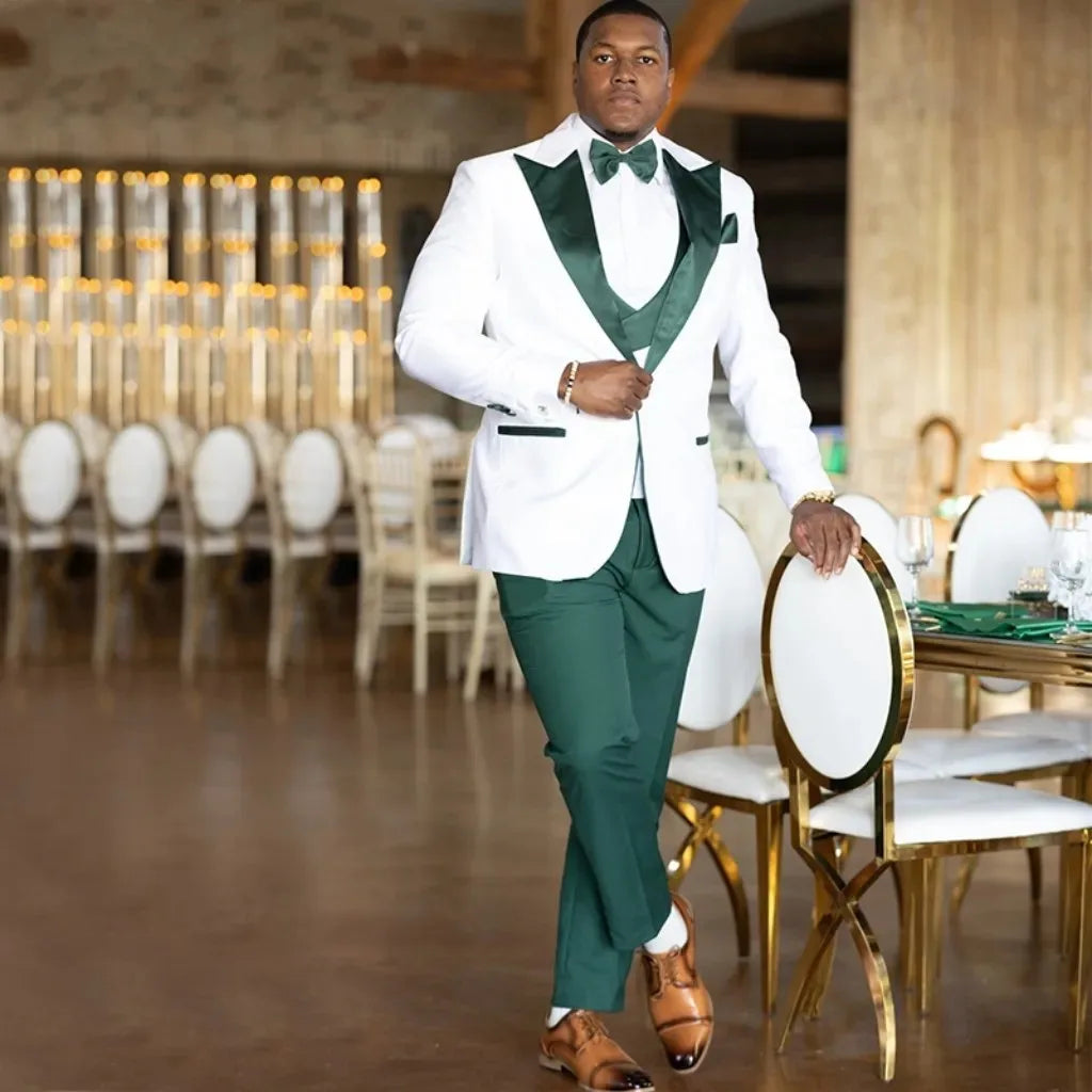 Plus Size Green Wedding Suits for Men Peaked Lapel Groom Wear Costume Homme Mariage Blazer Tuxedos Suit 3 Pcs Jacket+Vest+Pants