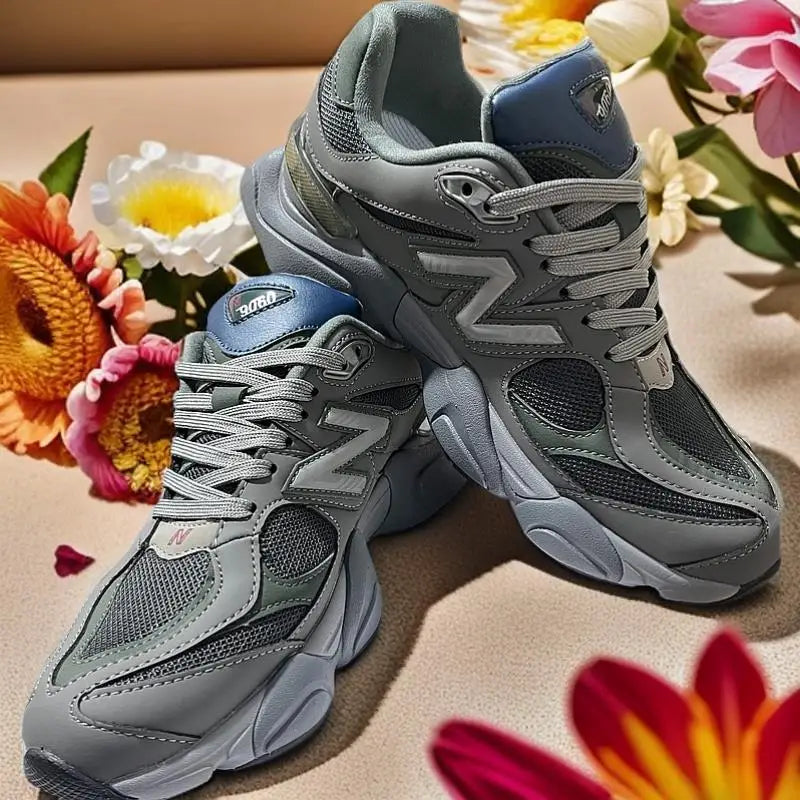 Versatile small shoes, thick soles and elevated Japanese canvas outdoor casual sports shoes