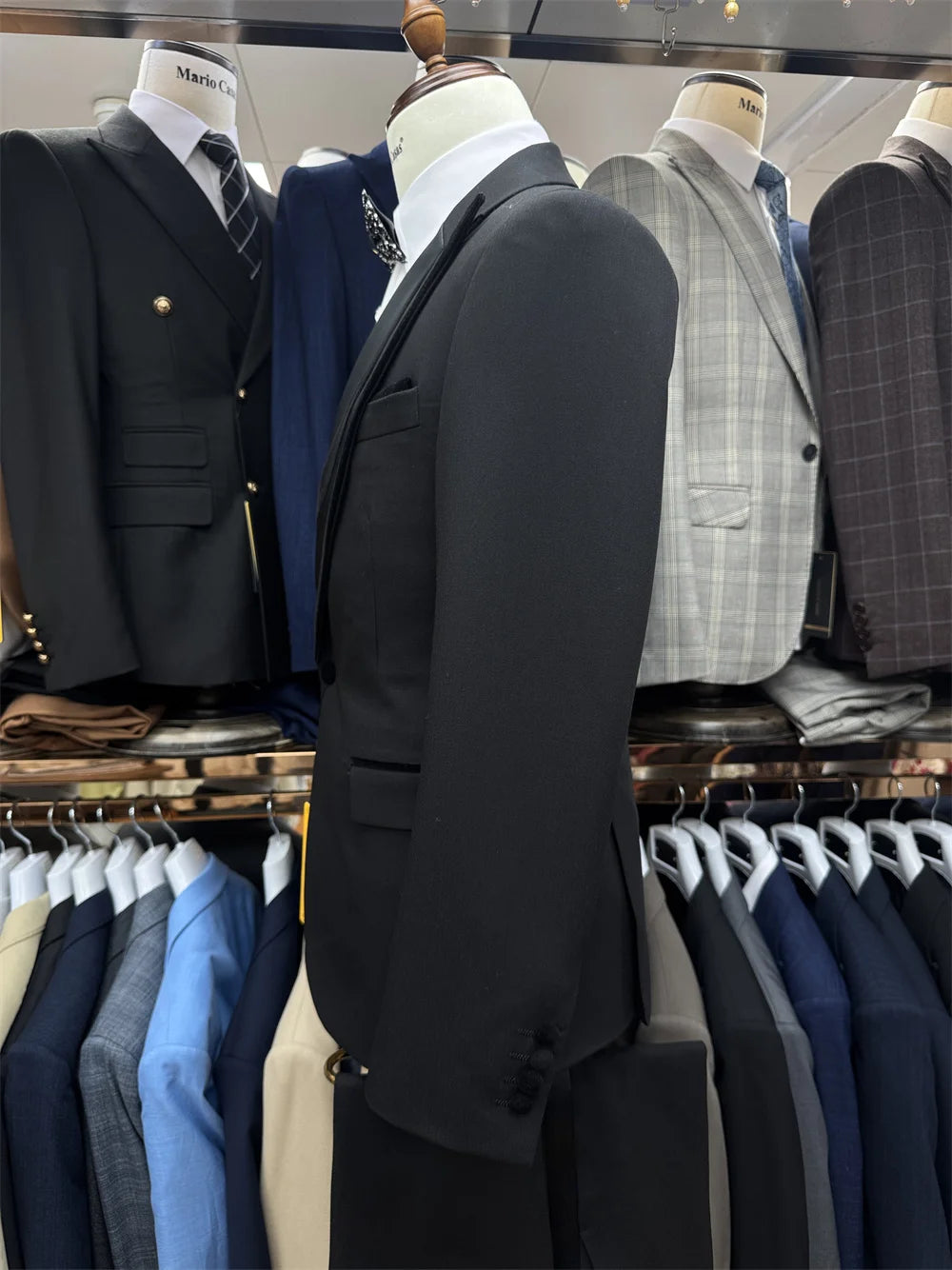 In Stock Smooth Groom Wear Elegant Single Breasted Men Suit 3-pieces Classy Formal Peak Lapel Customized Set Four Seasons