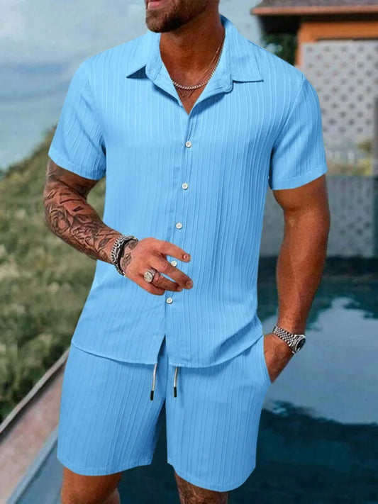 Men's casual sports beach outfit: Collared striped button-down short-sleeved shirt + drawstring shorts. Solid color 2-piece set.