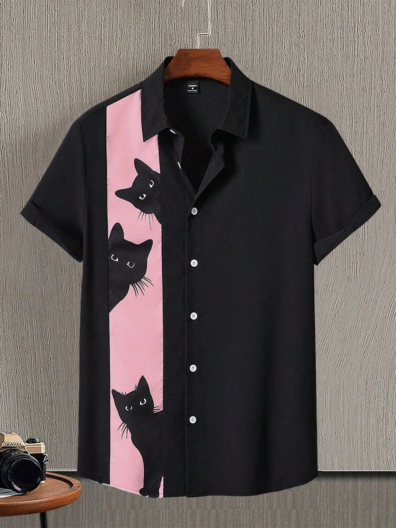 Whimsical Cat Print Men's Shirt – Playful Short Sleeve Button-Up with Adorable Kitten Patterns for Casual & Fun Outings