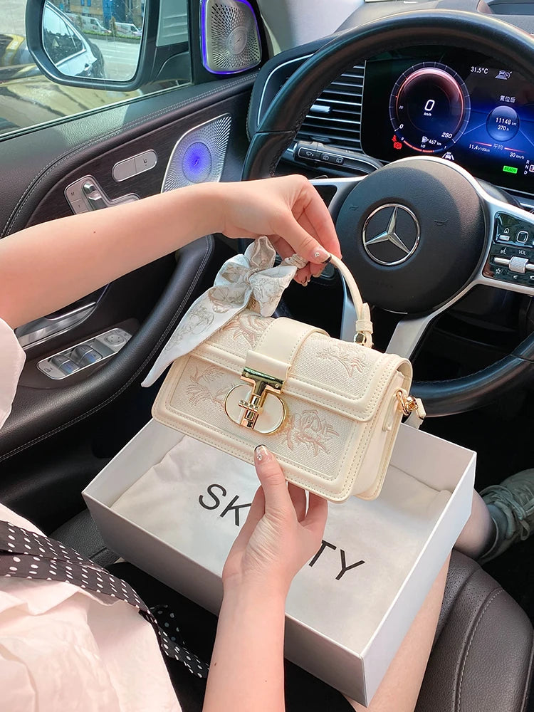 New Chinese and Luxury Makeup Bag with Charming Decoration and Scarves Women's Popular Versatile Handheld Crossbody Bag