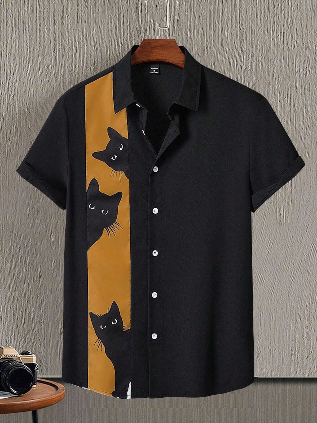 Whimsical Cat Print Men's Shirt – Playful Short Sleeve Button-Up with Adorable Kitten Patterns for Casual & Fun Outings