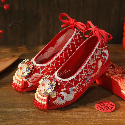 Woman's New Retro Red Wedding Shoes Chinese Style Tassel Embroidered Canvas Shoes Shallow Lace Up Big Size Hanfu Shoes