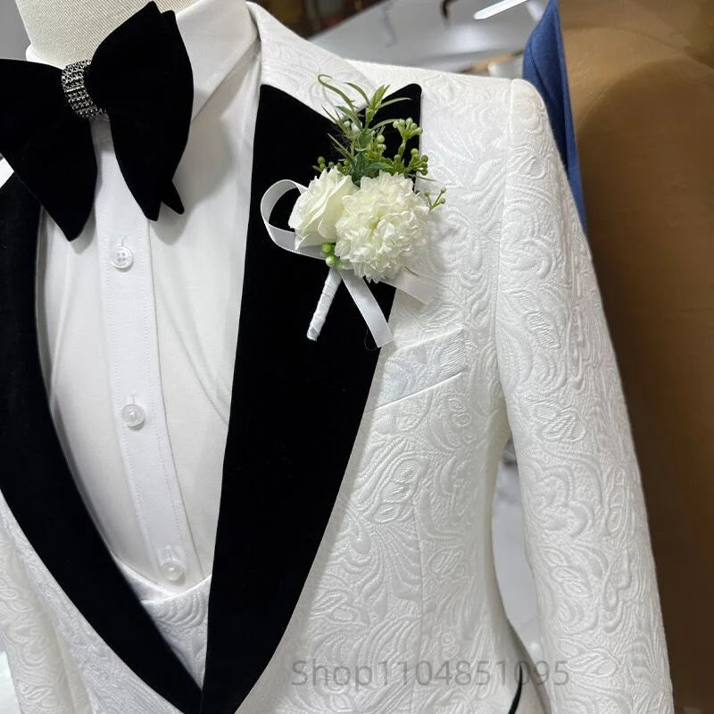 Ivory Jacquard Men Suits Black Peak Lapel Blazer Wedding Tuxedo Terno Masculino Prom Groom 3 Pcs Slim Fit Costume Homme Sets