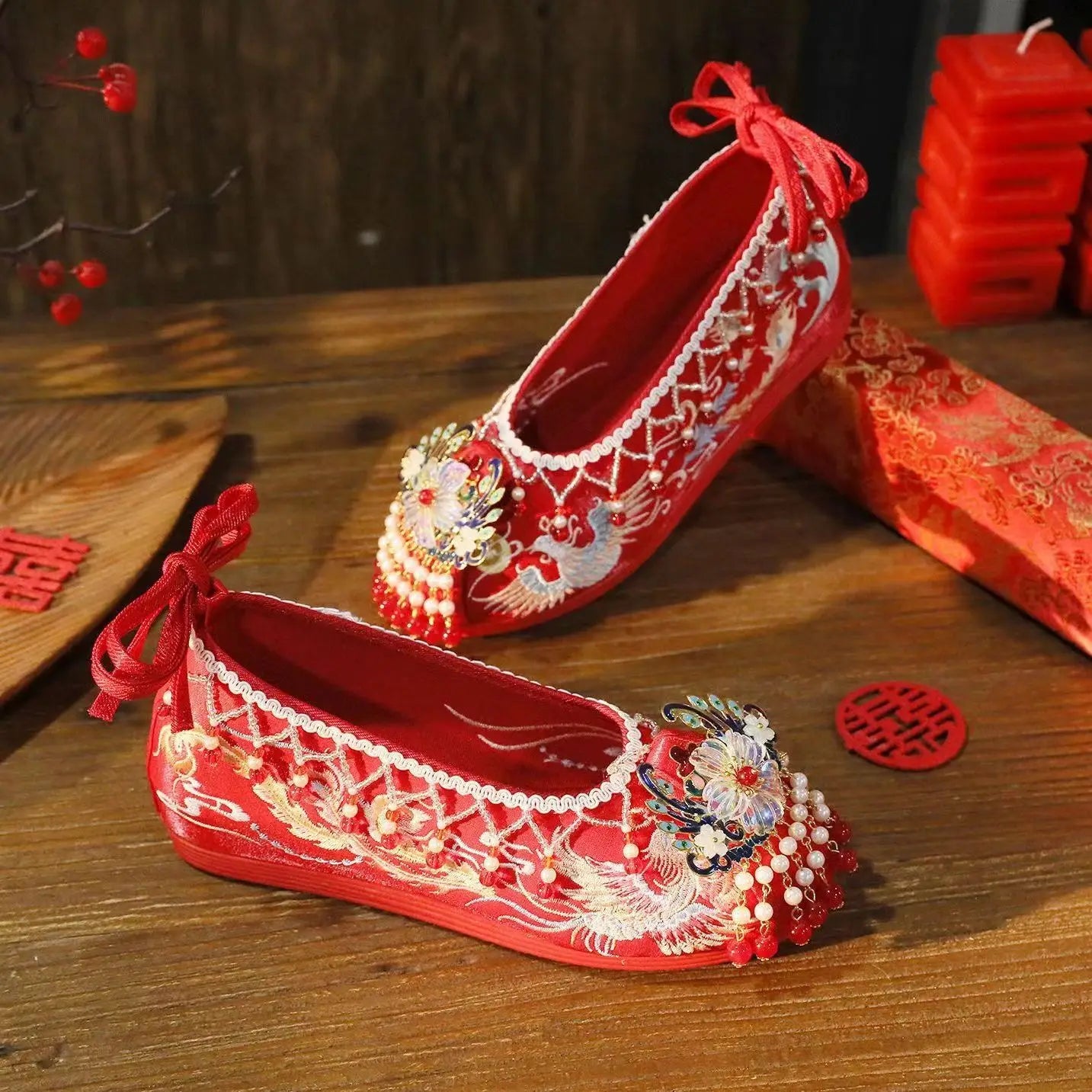 Woman's New Retro Red Wedding Shoes Chinese Style Tassel Embroidered Canvas Shoes Shallow Lace Up Big Size Hanfu Shoes