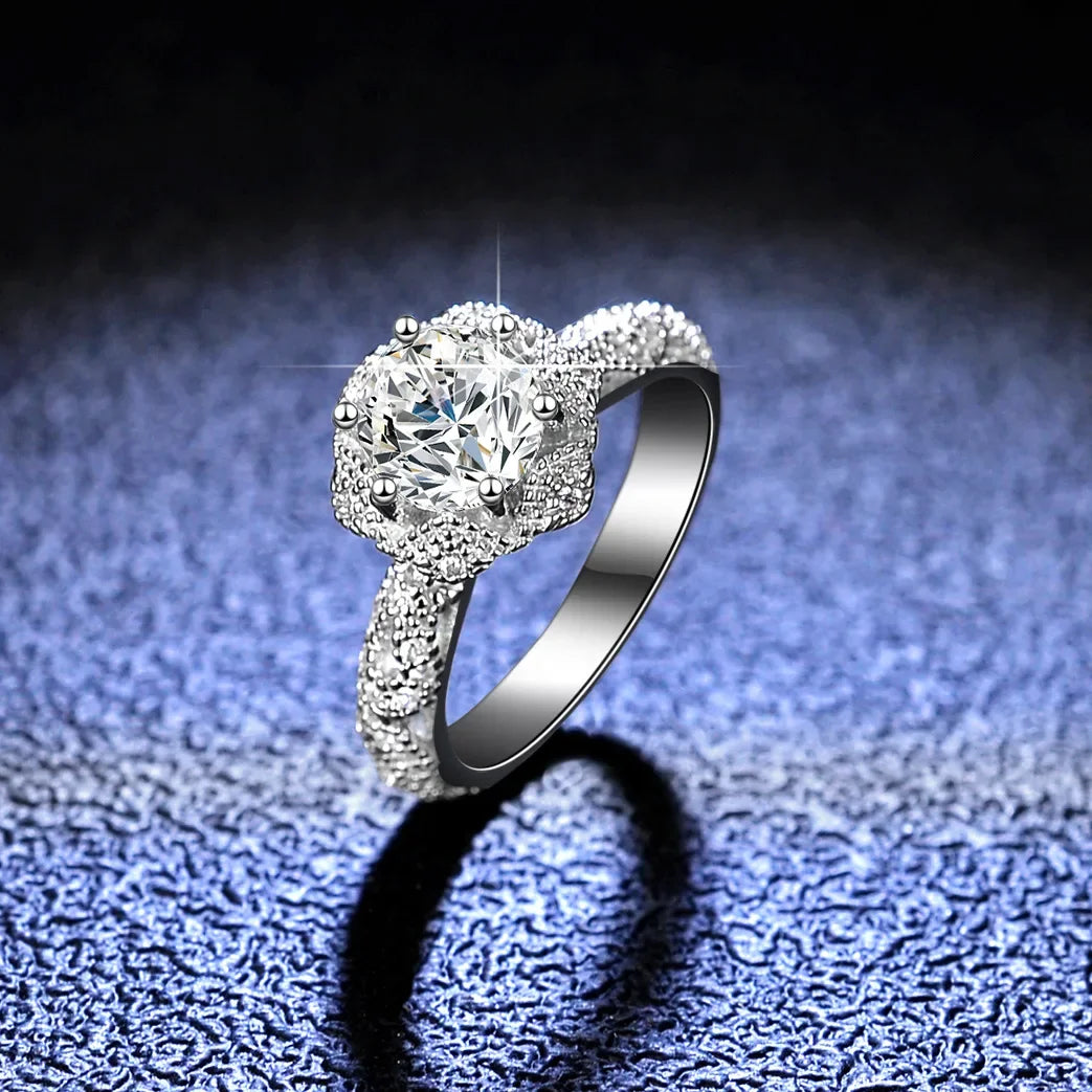 2025 Boutique PT950 Platinum Diamond Ring 1 Carat Moissanite Six-Clawed Female Ring Charming Fashion Women's Jewelry