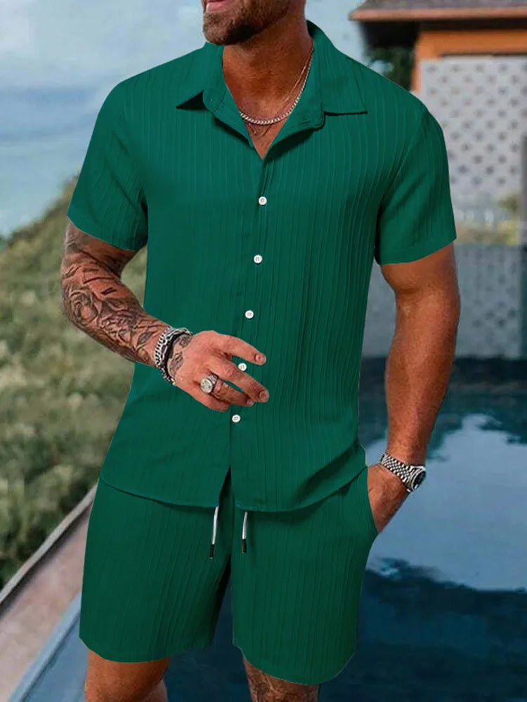 Men's casual sports beach outfit: Collared striped button-down short-sleeved shirt + drawstring shorts. Solid color 2-piece set.