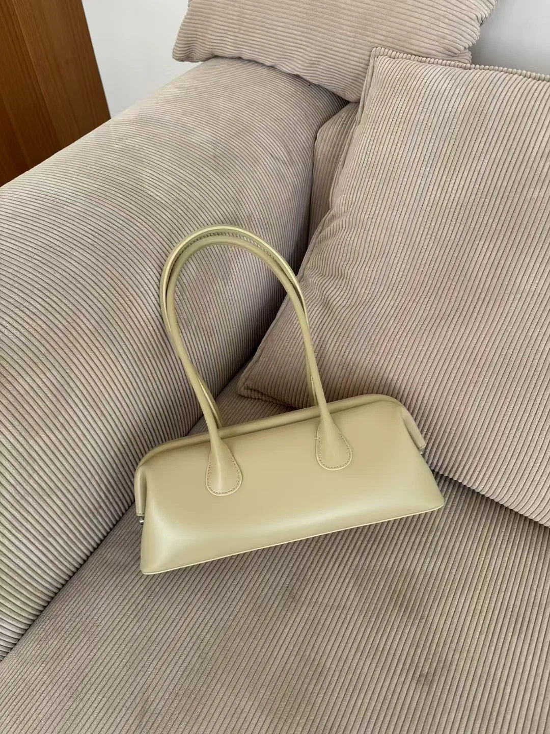 Modern Fashion Magnetic Attraction Clip Bowling Tote Light Yellow Cow Leather Women Handbag Long Handle Armpit Shoulder Bag