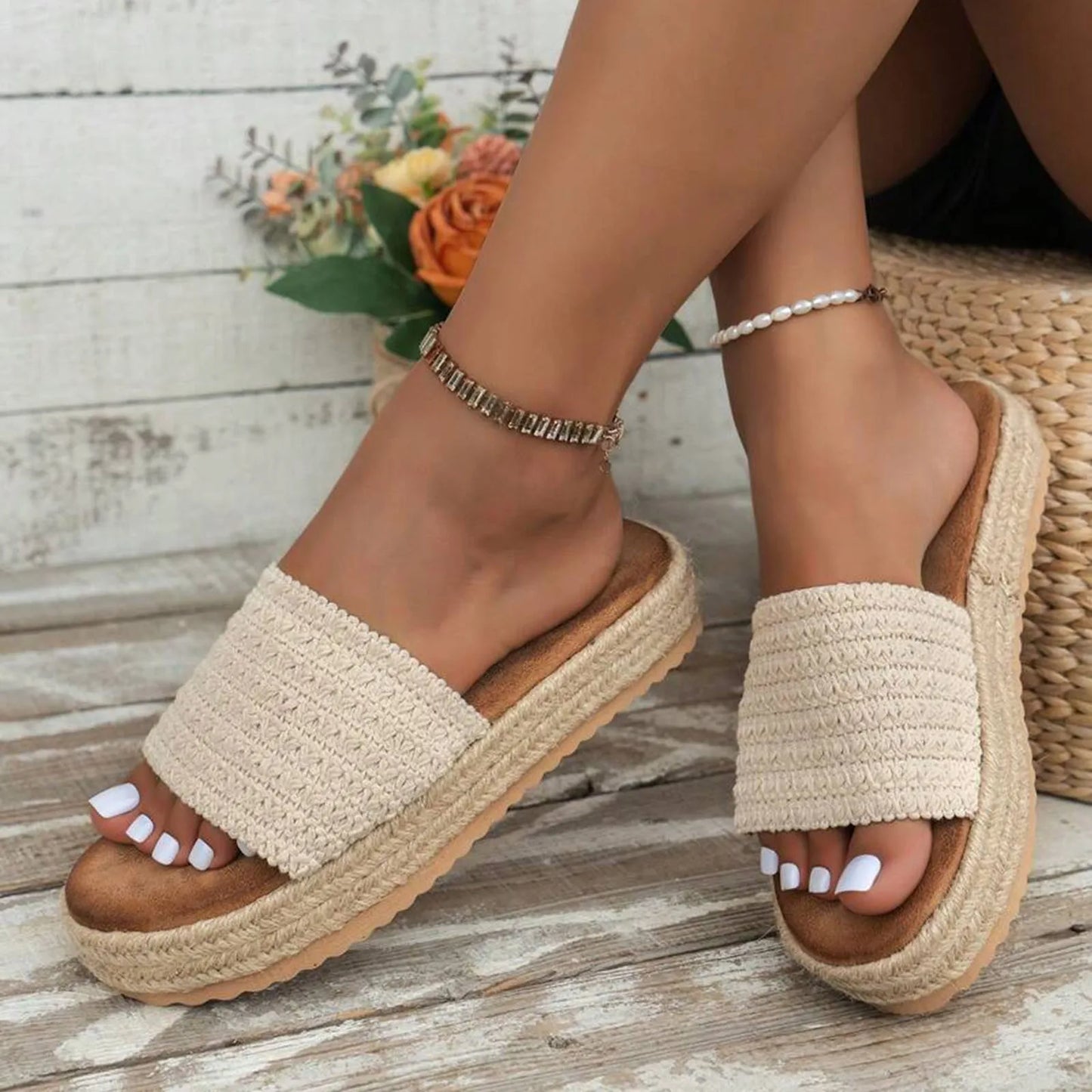 2025 Summer Women's Outdoor Platform Casual Round Toe Sandals Plus Size Simple Design Ladies Slippers For Beach Wear Female