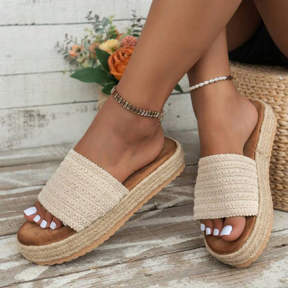 2025 Summer Women's Outdoor Platform Casual Round Toe Sandals Plus Size Simple Design Ladies Slippers For Beach Wear Female