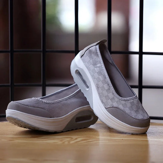 Women's Casual Work Shoes 2025 Fashionable Wedge Heel Swing Shoes Thick Sole Large Size 42 Comfortable Breathable Nurse Shoes
