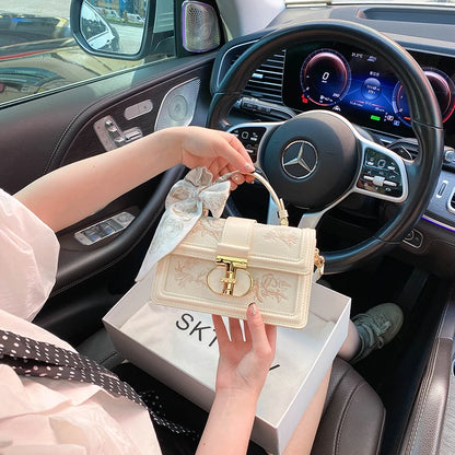 New Chinese and Luxury Makeup Bag with Charming Decoration and Scarves Women's Popular Versatile Handheld Crossbody Bag