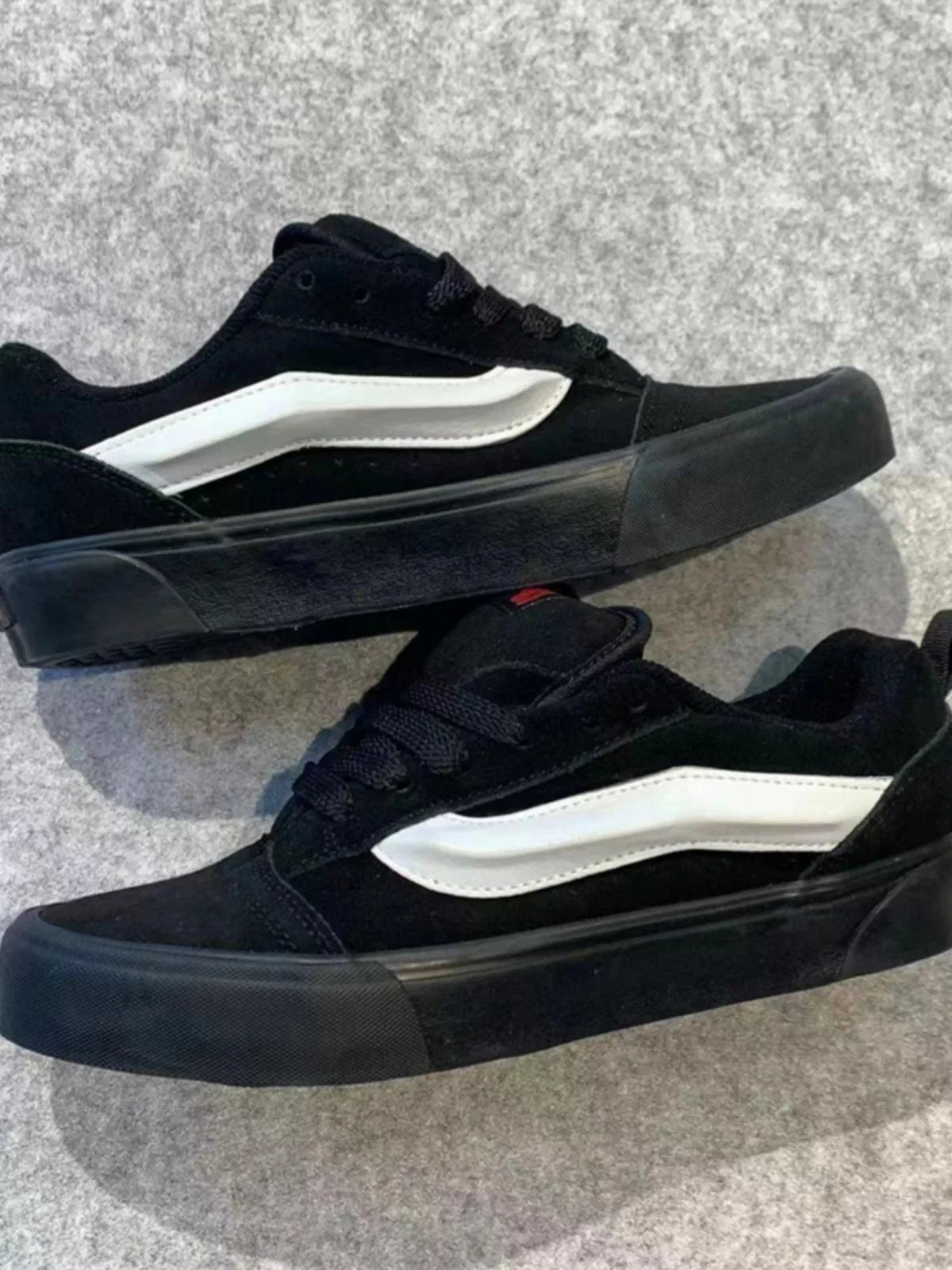 Cool Skateboard oes ex Retro Bread oes Street Sle Knuskool Couples Versatile Breathable Rubber Outsole round Toe